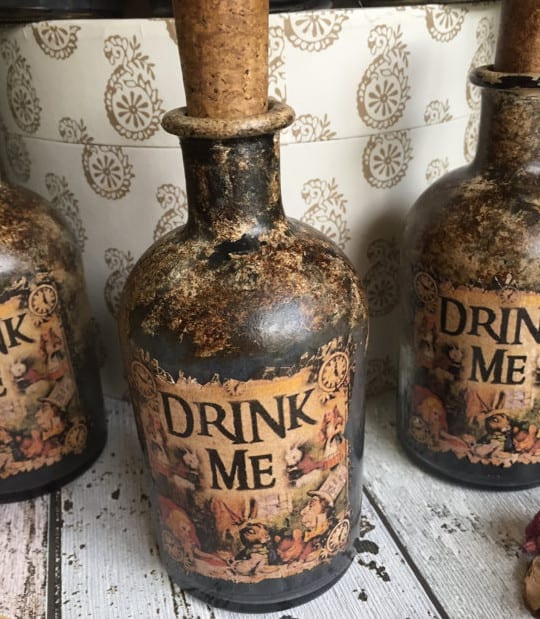 alice in wonderland drink me bottles