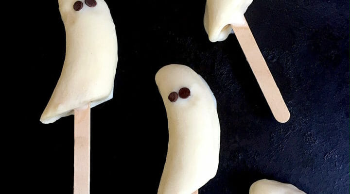 Ghostly Banana Pops halloween party food